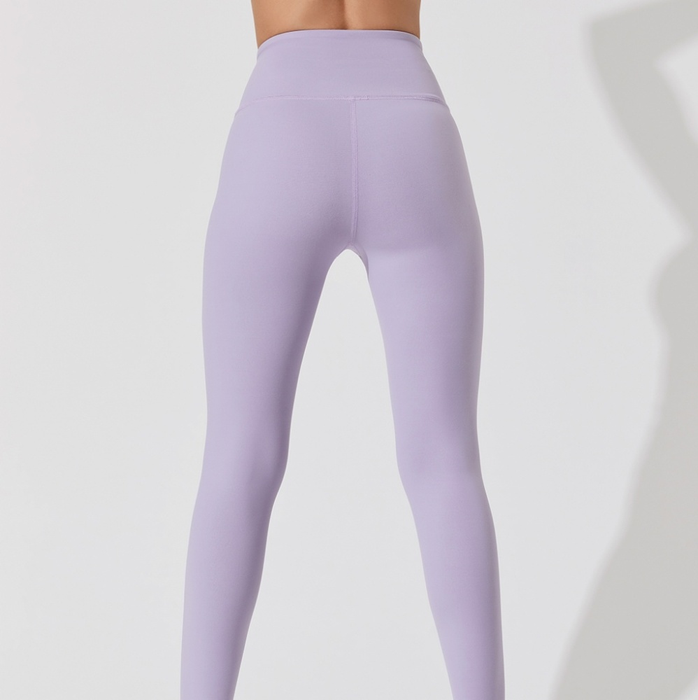 Year of Ours football leggings in lilac